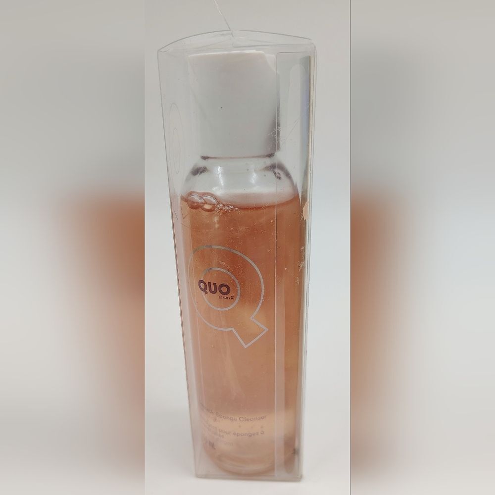 FREE w/ Purchase Quo Makeup Brush Sponge Cleanser NIB Beauty Tools